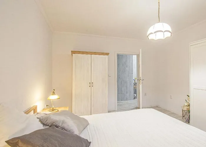 2kk Zlamanka Apartment *